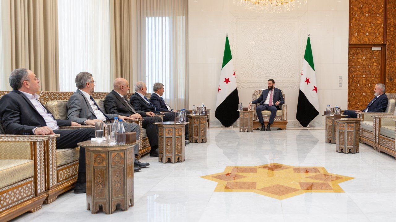 الشرع يستقبل رجال أعمال سوريين مقيمين في مصر شراكة المغتربين في مرحلة التعافي الاقتصادي- رادار سوريا - رادار سوريا